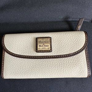 DOONEY & BOURKE WALLET